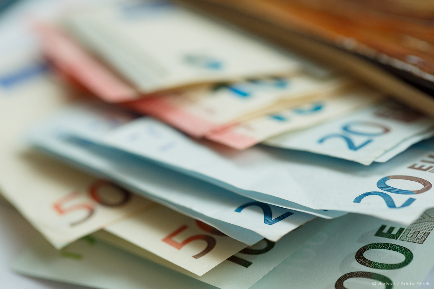 Adoption of new European rules to combat money laundering |  News