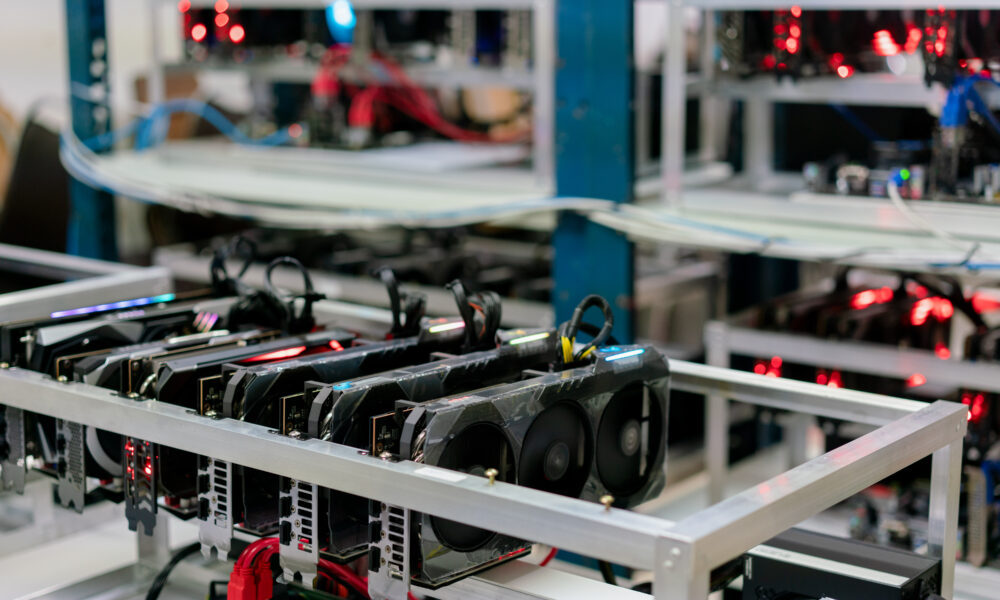 Halving and Bitcoin Mining: 3 things to know before investing in this explosive sector