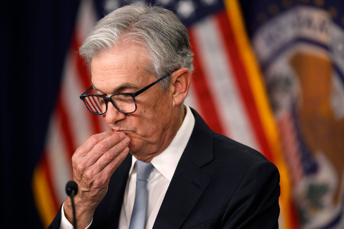 Fed's 'Critical' Warning Triggers Serious Alarm Over $50K Bitcoin Price Crash as $200 Billion Wiped Out of Ethereum, XRP, Solana, Crypto